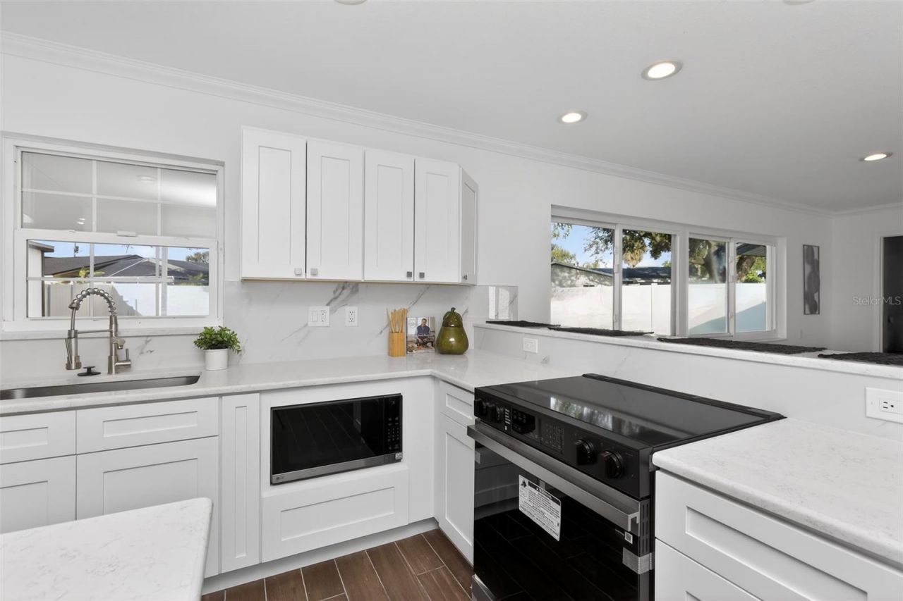 8317 Boxwood Drive, Tampa, FL 33615 Photo