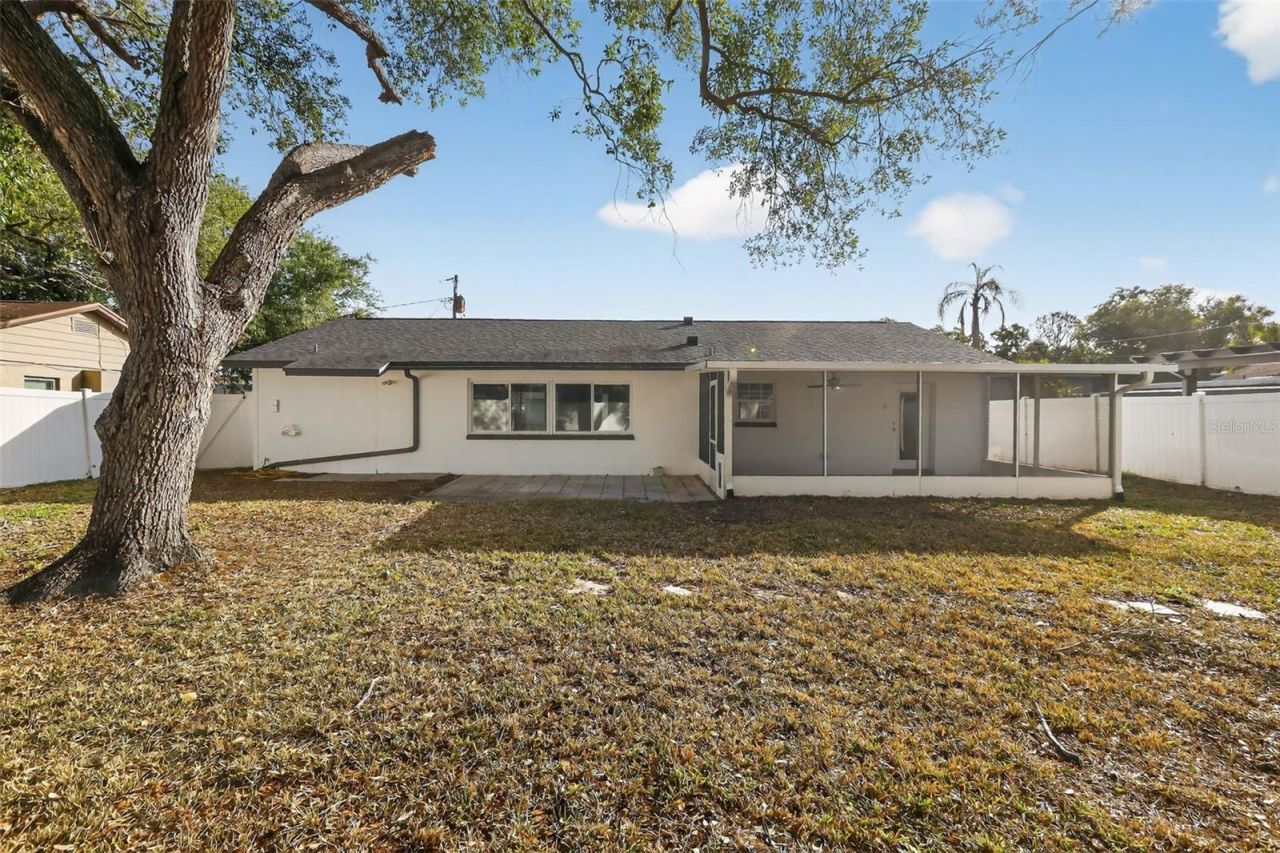 8317 Boxwood Drive, Tampa, FL 33615 Photo