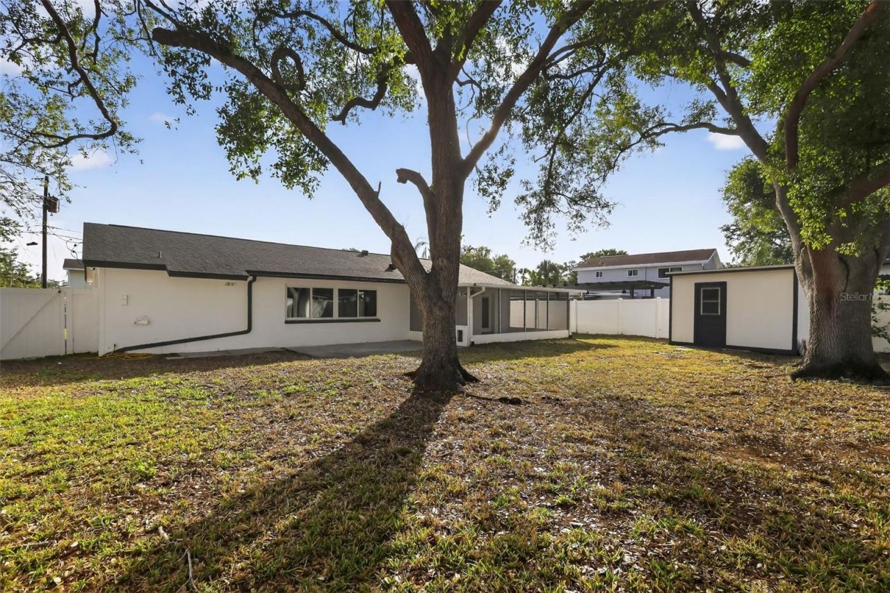 8317 Boxwood Drive, Tampa, FL 33615 Photo
