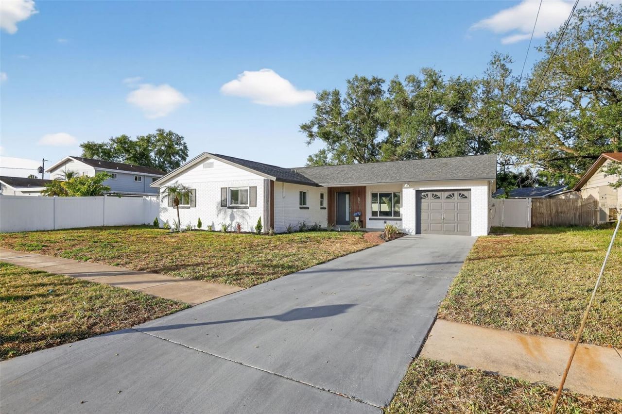8317 Boxwood Drive, Tampa, FL 33615 Photo