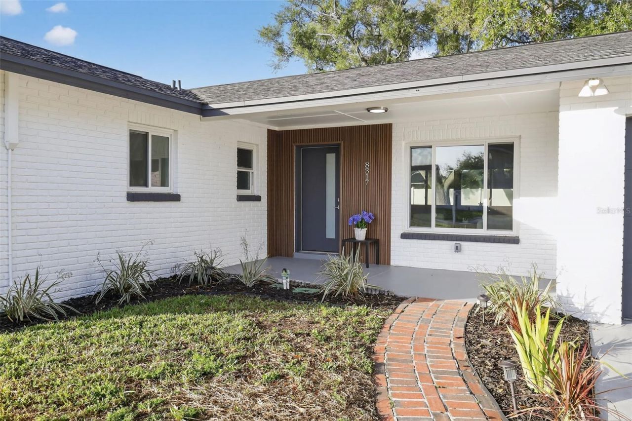 8317 Boxwood Drive, Tampa, FL 33615 Photo