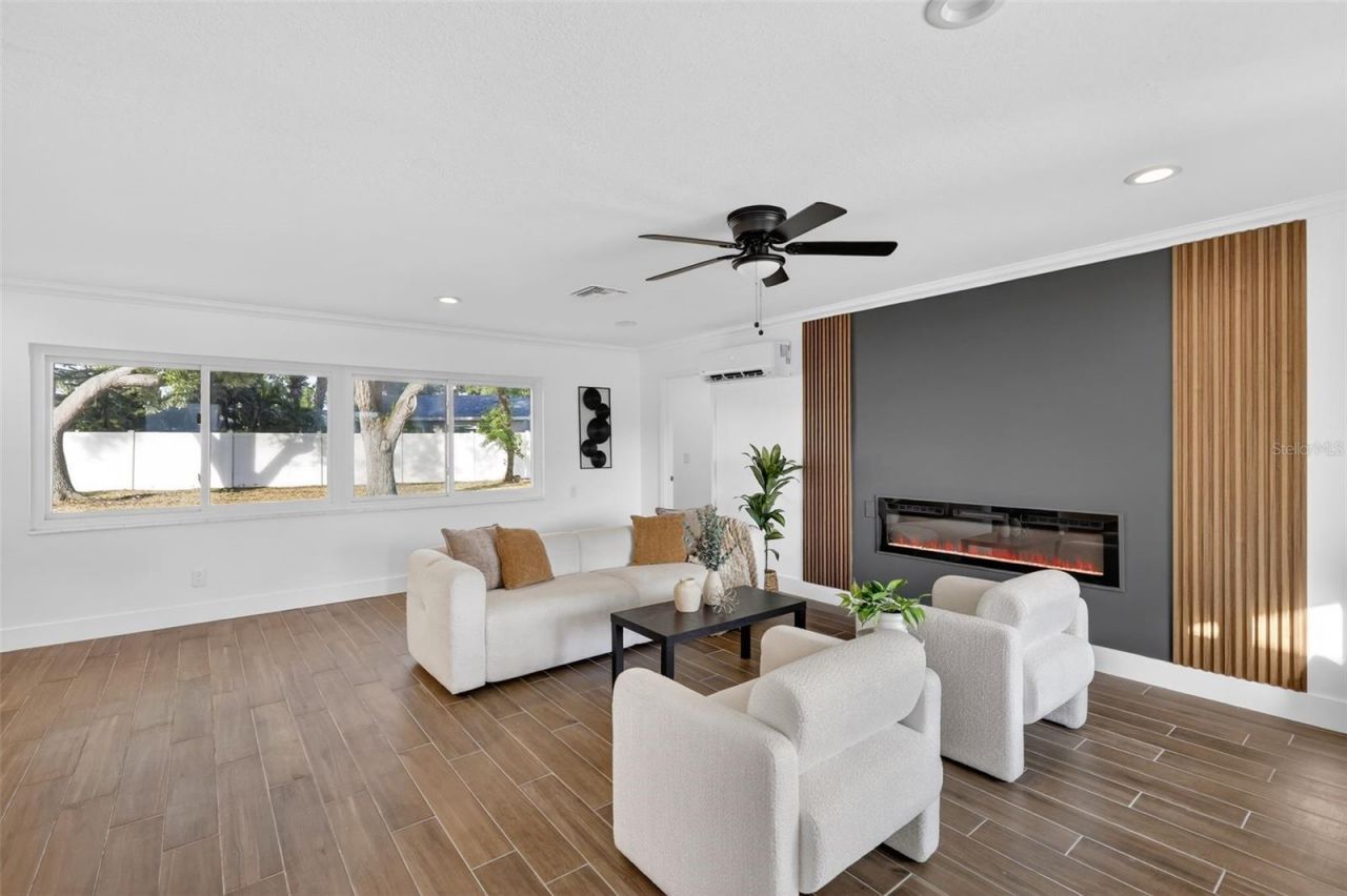 8317 Boxwood Drive, Tampa, FL 33615 Photo