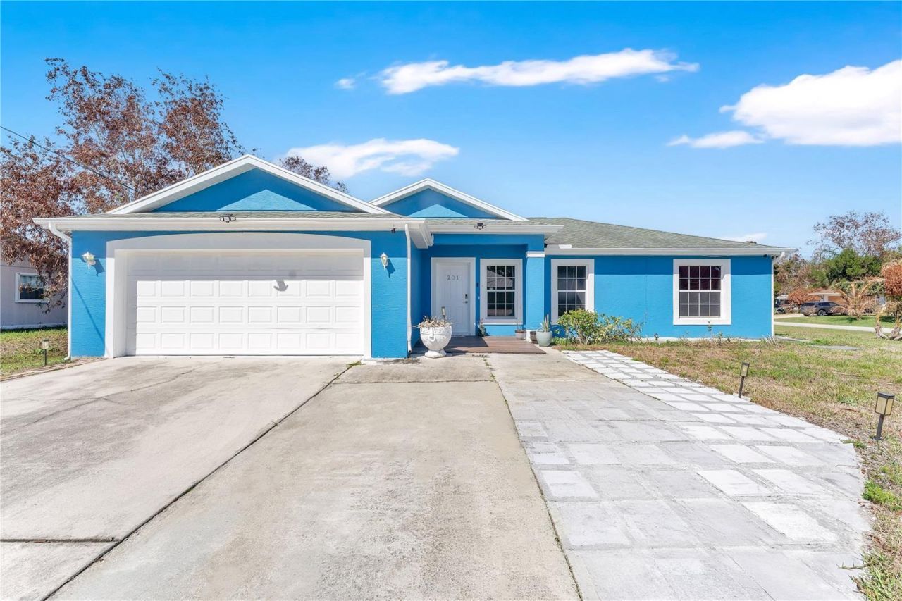 201 NW Goldcoast Avenue, Port Saint Lucie, FL 34983 Main Photo