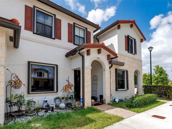 3392 W 105th Ter, Hialeah, FL 33018