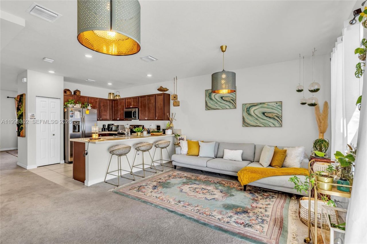 3392 W 105th Ter, Hialeah, FL 33018 Photo