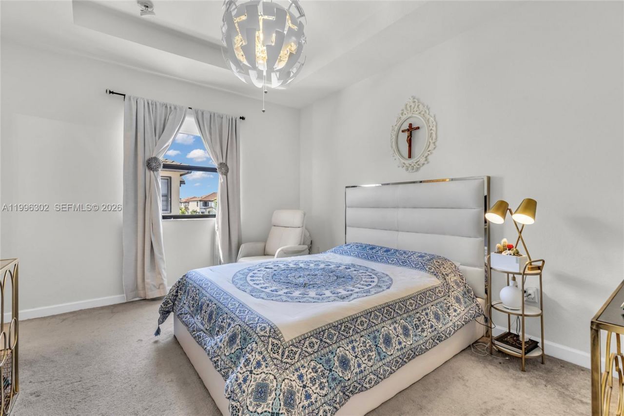 3392 W 105th Ter, Hialeah, FL 33018 Photo