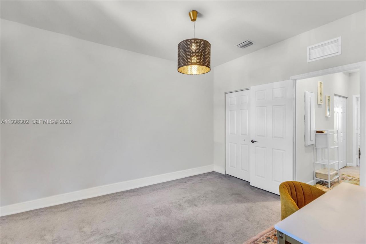 3392 W 105th Ter, Hialeah, FL 33018 Photo