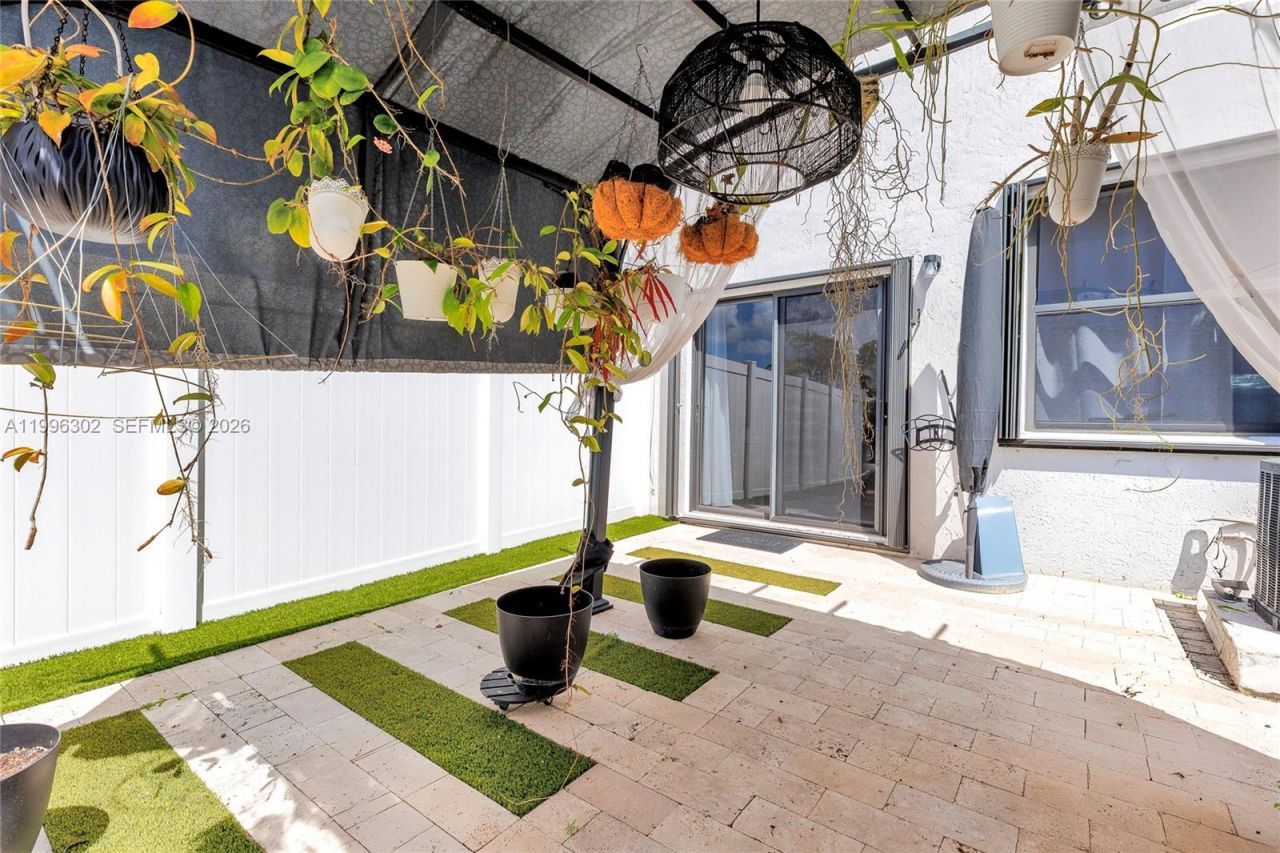 3392 W 105th Ter, Hialeah, FL 33018 Photo