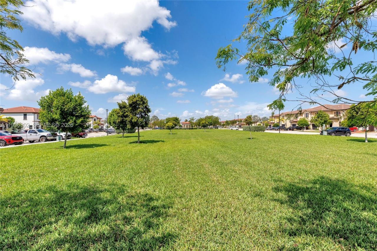 3392 W 105th Ter, Hialeah, FL 33018 Photo