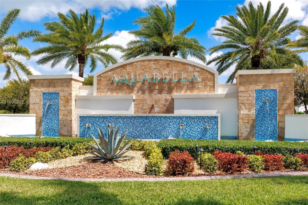 3392 W 105th Ter, Hialeah, FL 33018 Photo