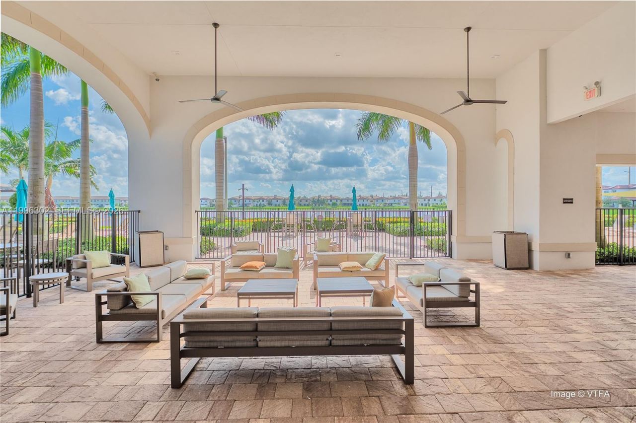 3392 W 105th Ter, Hialeah, FL 33018 Photo