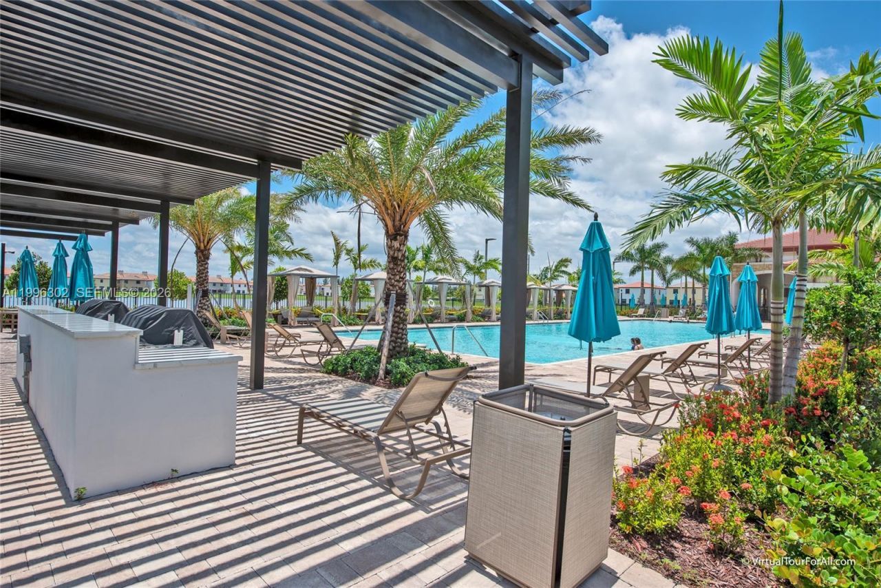 3392 W 105th Ter, Hialeah, FL 33018 Photo