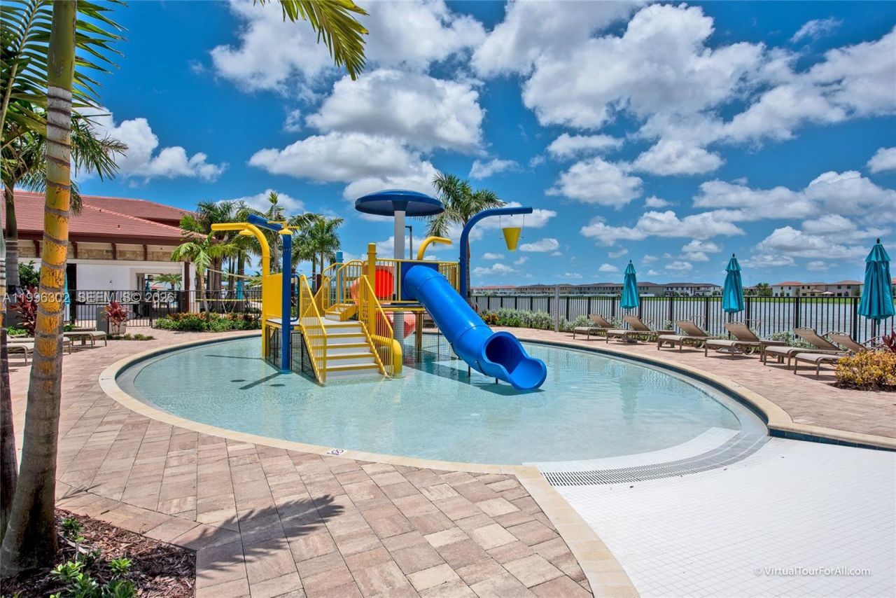 3392 W 105th Ter, Hialeah, FL 33018 Photo