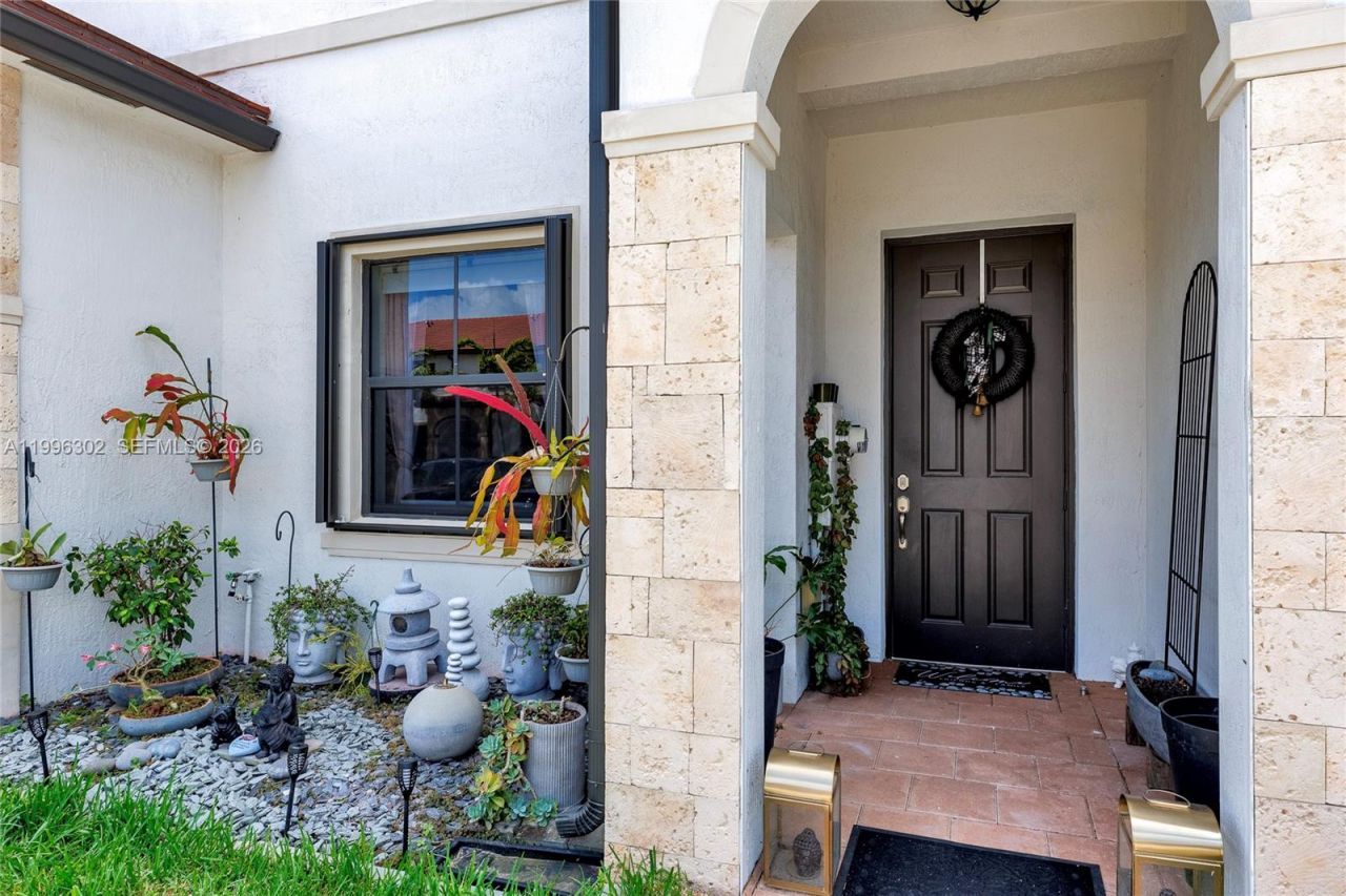 3392 W 105th Ter, Hialeah, FL 33018 Photo