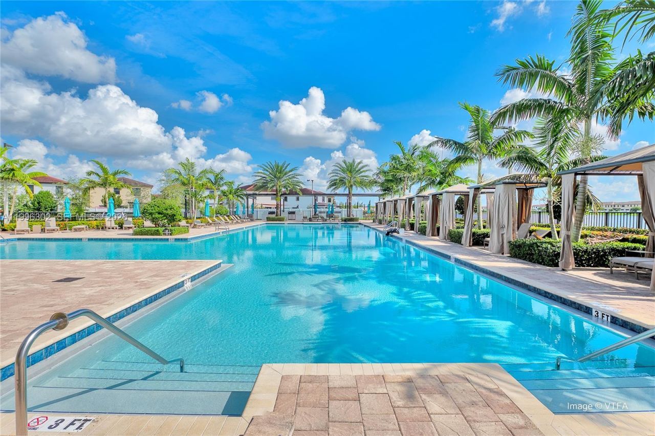 3392 W 105th Ter, Hialeah, FL 33018 Photo