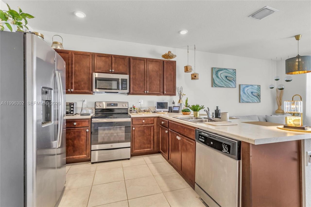 3392 W 105th Ter, Hialeah, FL 33018 Photo