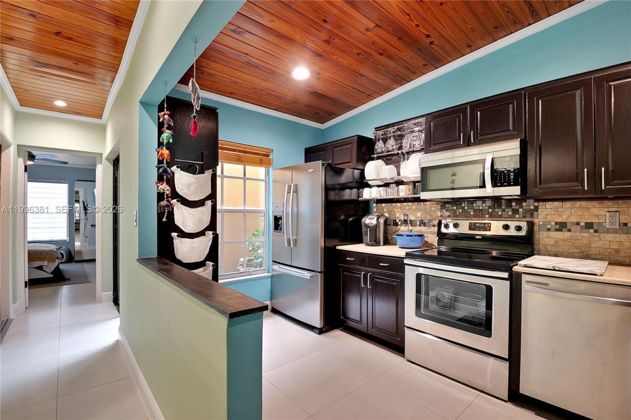 11426 NW 4th Ter, Unit 11426, Sweetwater, FL 33172 Photo