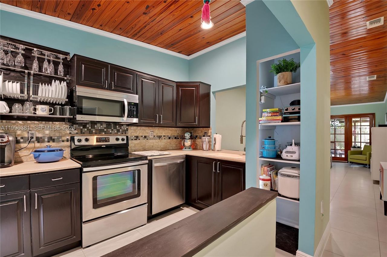 11426 NW 4th Ter, Unit 11426, Sweetwater, FL 33172 Photo