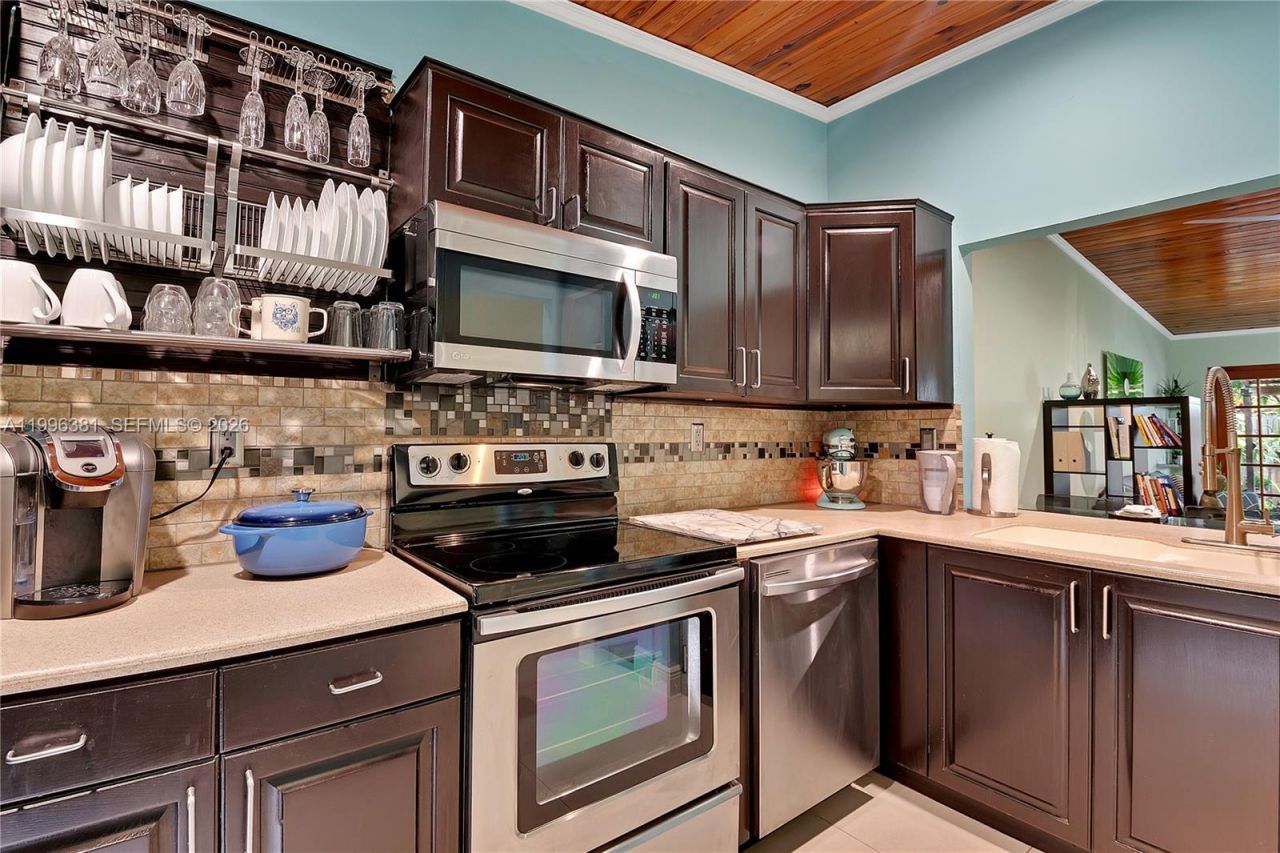 11426 NW 4th Ter, Unit 11426, Sweetwater, FL 33172 Photo