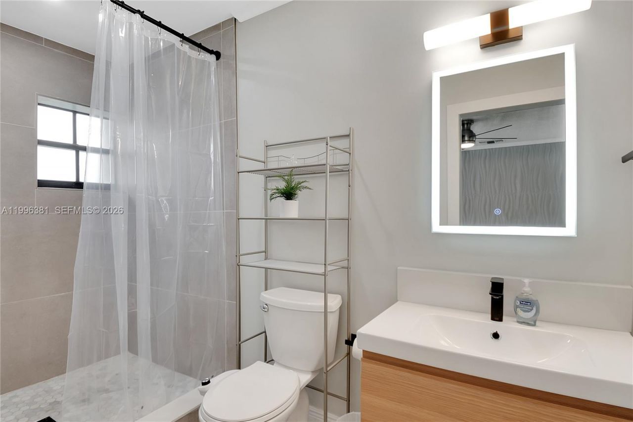 11426 NW 4th Ter, Unit 11426, Sweetwater, FL 33172 Photo