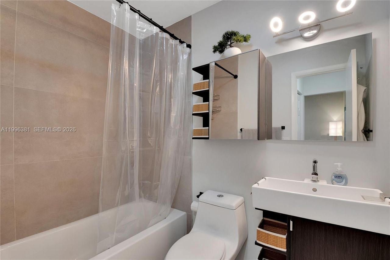 11426 NW 4th Ter, Unit 11426, Sweetwater, FL 33172 Photo