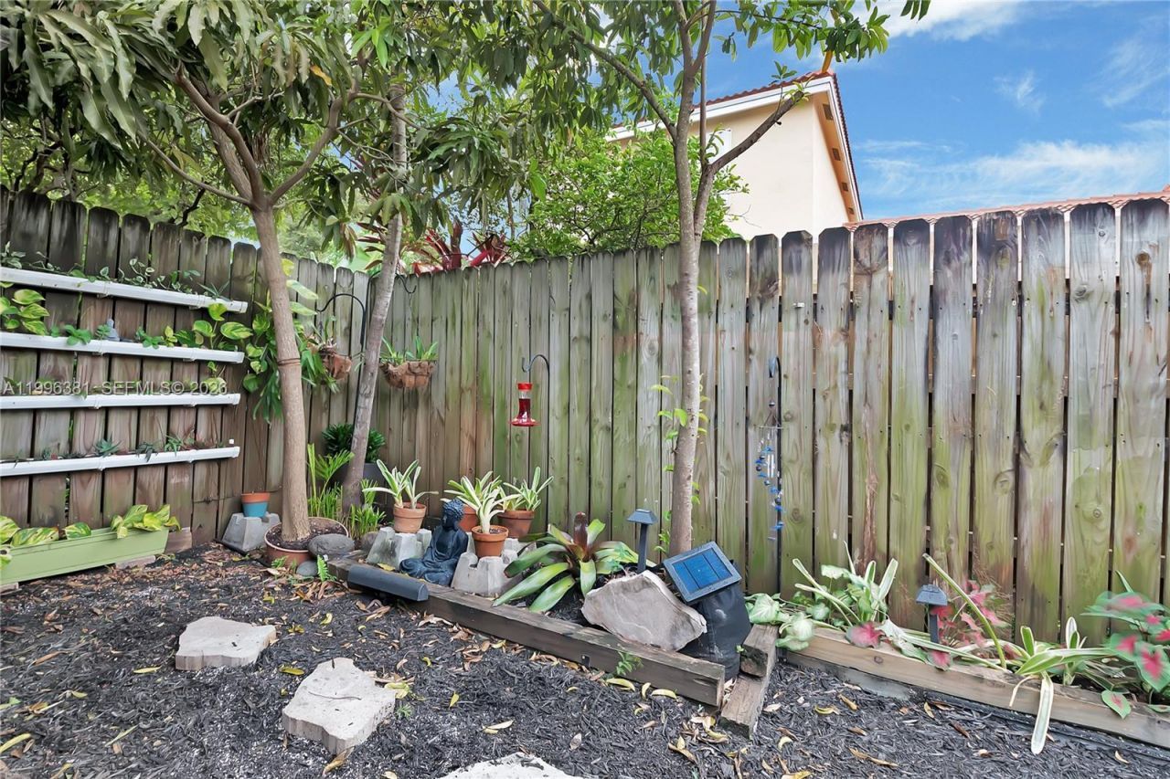 11426 NW 4th Ter, Unit 11426, Sweetwater, FL 33172 Photo