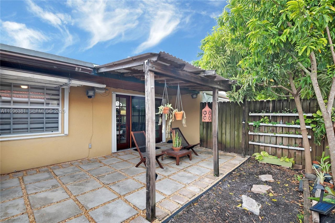 11426 NW 4th Ter, Unit 11426, Sweetwater, FL 33172 Photo