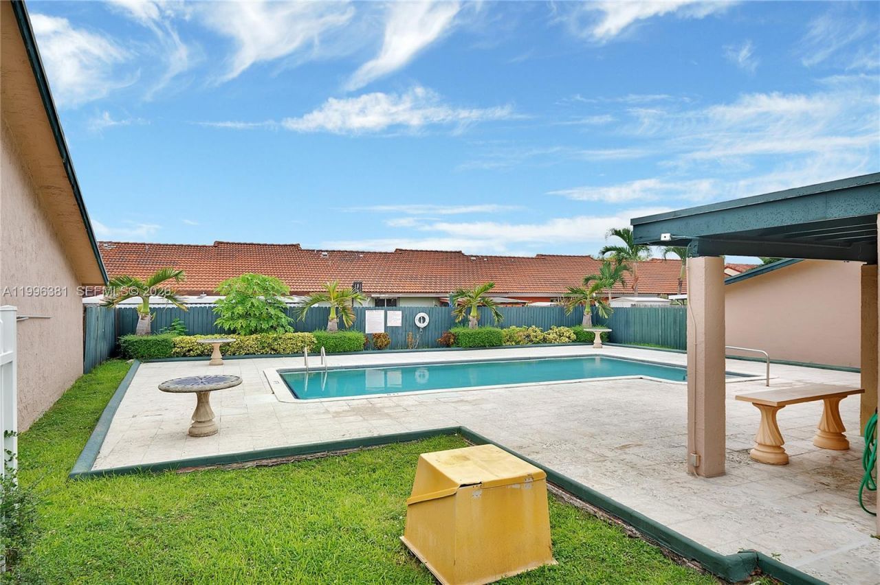 11426 NW 4th Ter, Unit 11426, Sweetwater, FL 33172 Photo