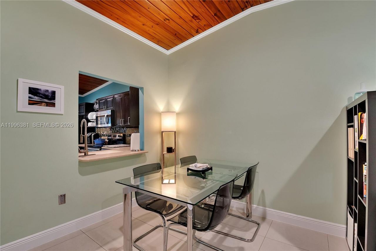 11426 NW 4th Ter, Unit 11426, Sweetwater, FL 33172 Photo