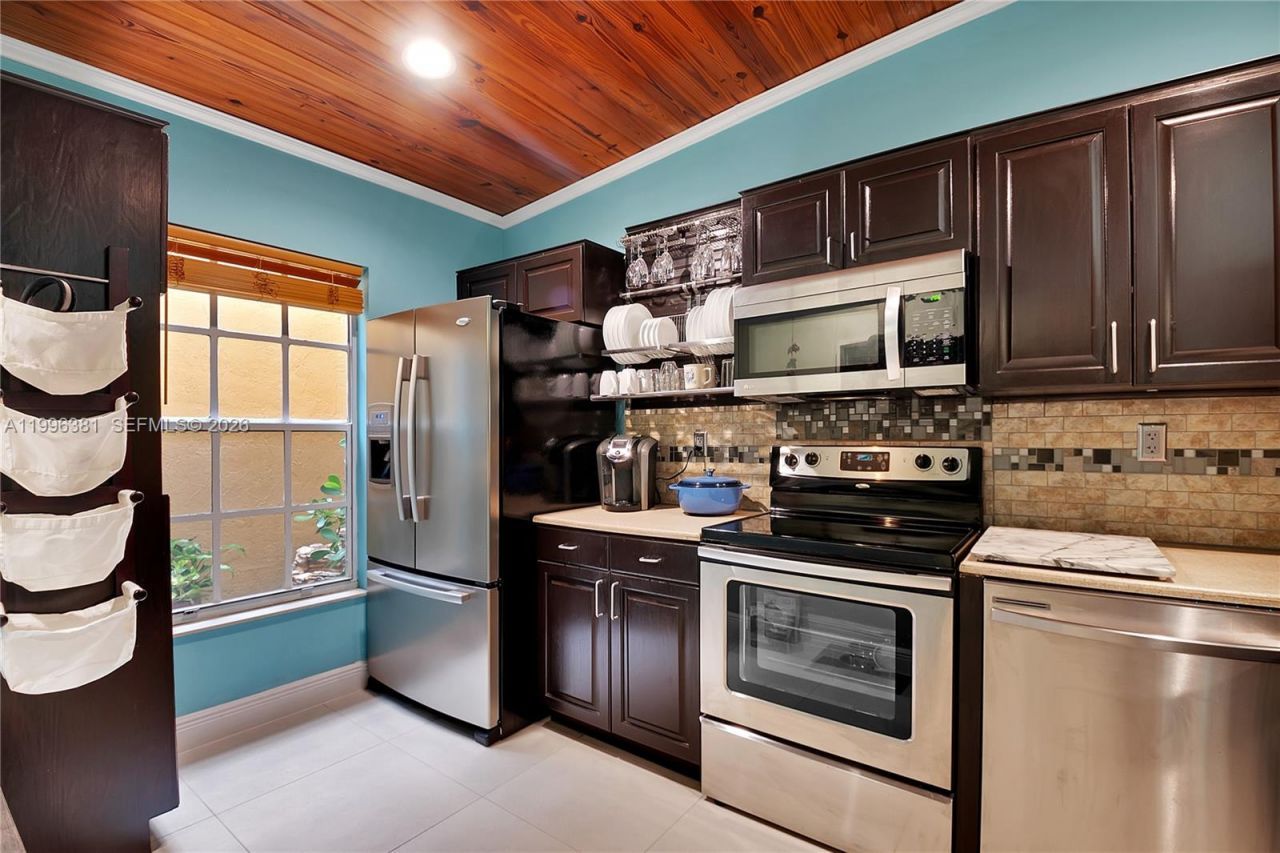 11426 NW 4th Ter, Unit 11426, Sweetwater, FL 33172 Photo