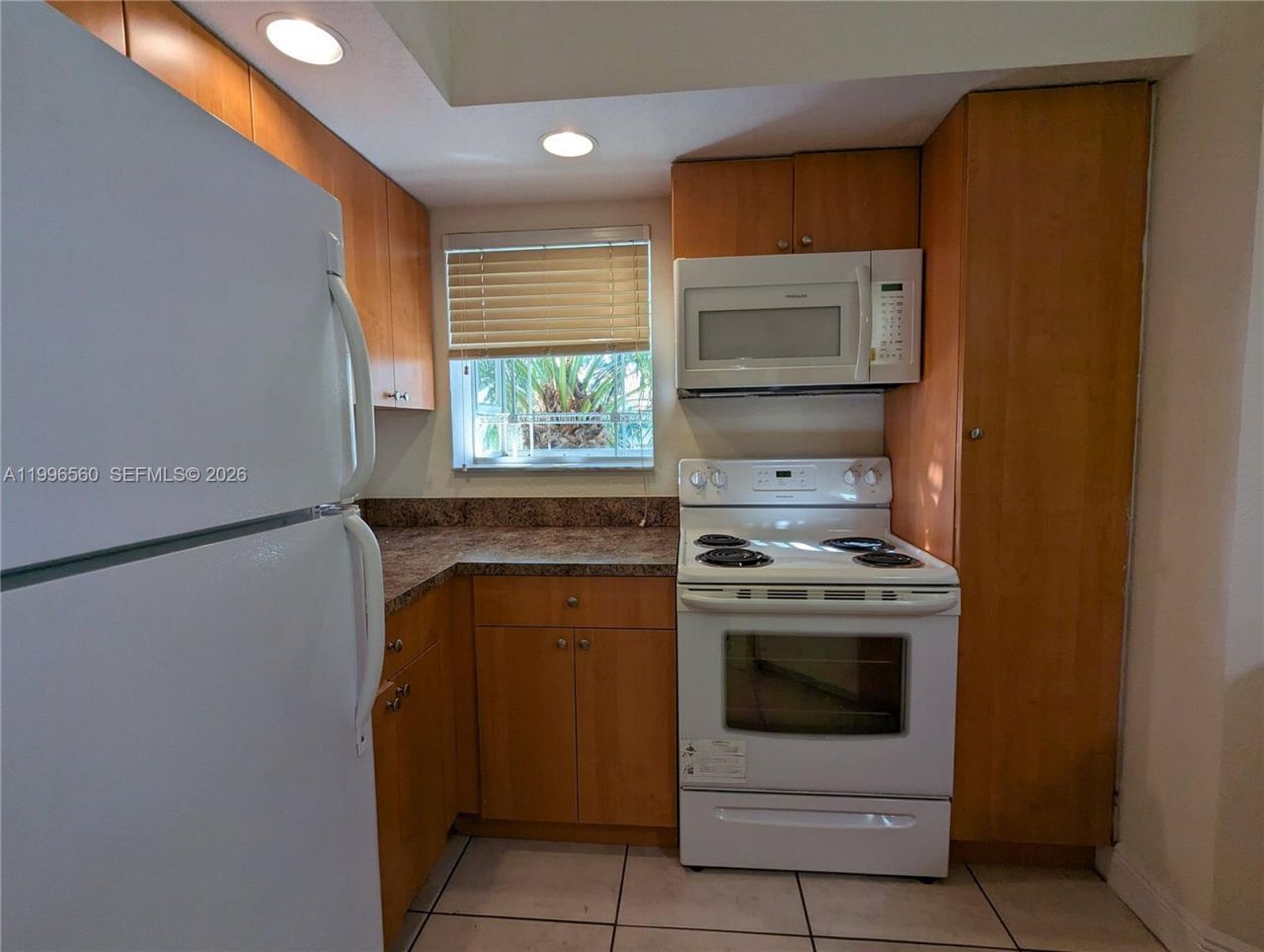 3430 N Pinewalk Dr N, Unit 627, Margate, FL 33063 Photo