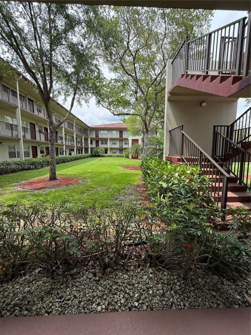 150 SW 134th Way, Unit 103R, Pembroke Pines, FL 33027 Photo