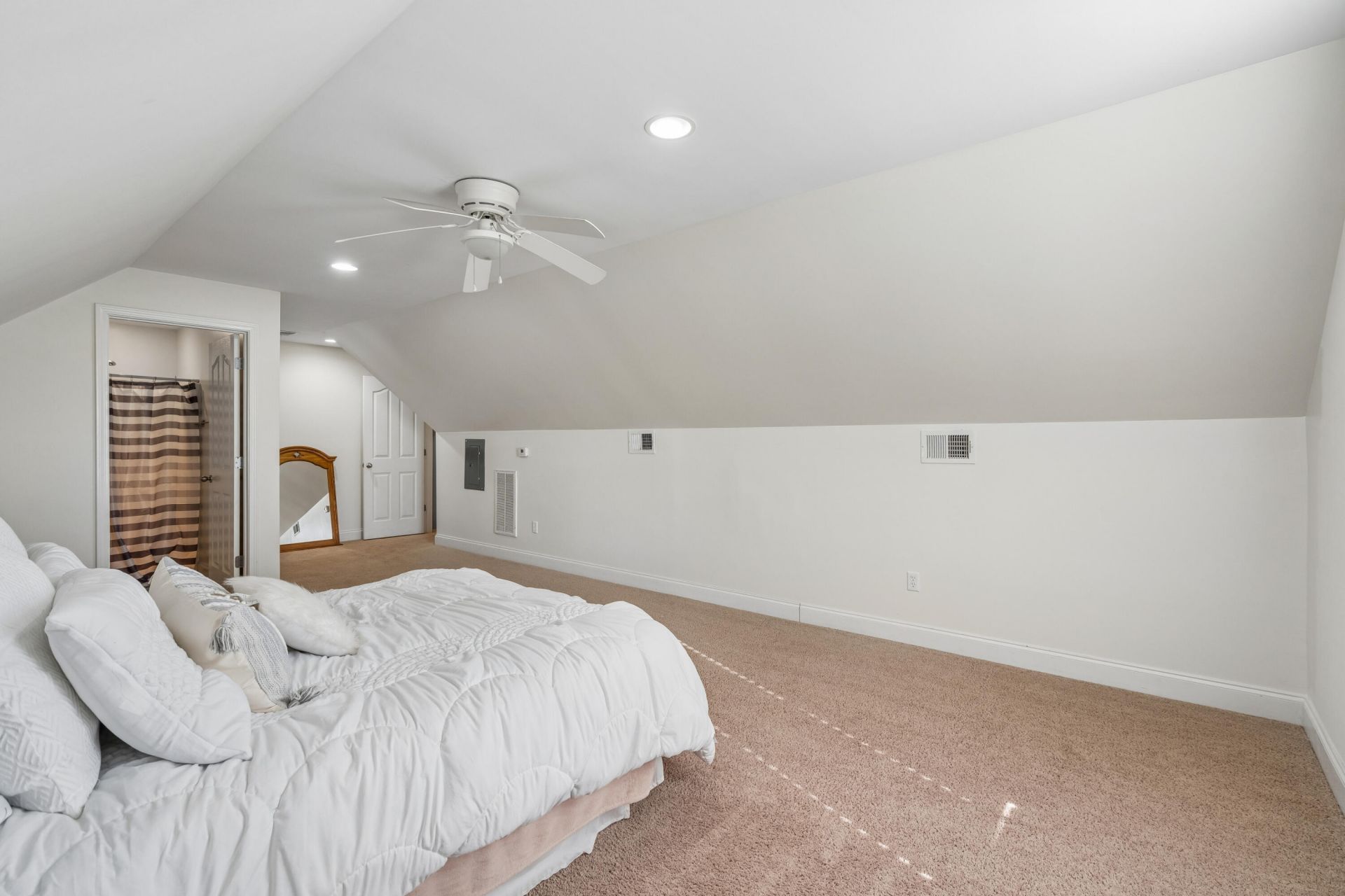 4207 Cottage Grove Court Photo 39