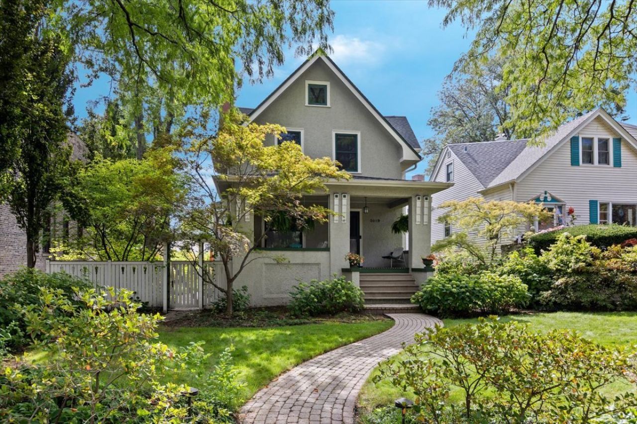 2019 W Greenleaf Avenue, Chicago, IL 60645