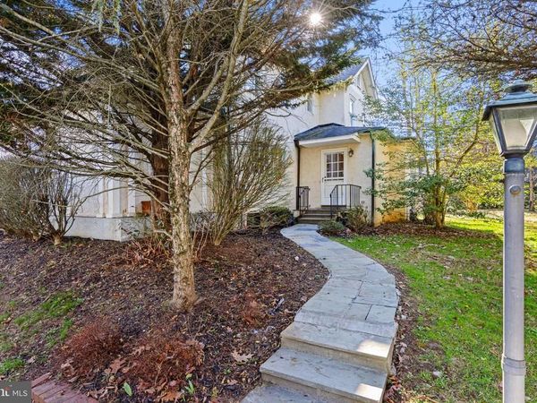 1224 LANCASTER AVENUE , BERWYN, PA 19312