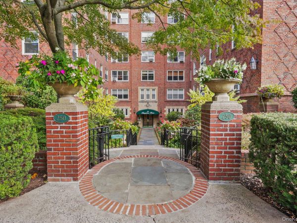250 Bronxville Road , Unit 2G, Bronxville, NY 10708
