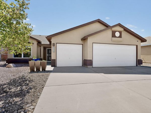 5828 Burgos Avenue NW, Albuquerque, NM 87114