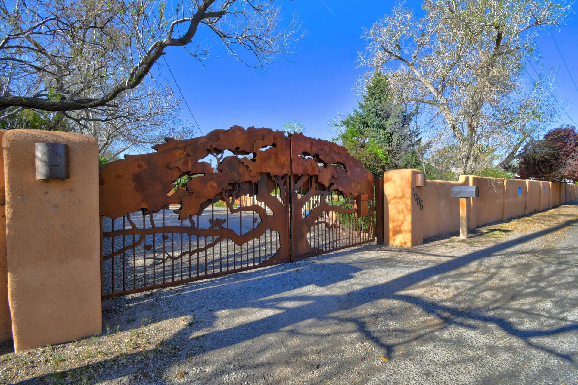 1006 Chavez Road Nw, Los Ranchos, NM 87107 Main Photo