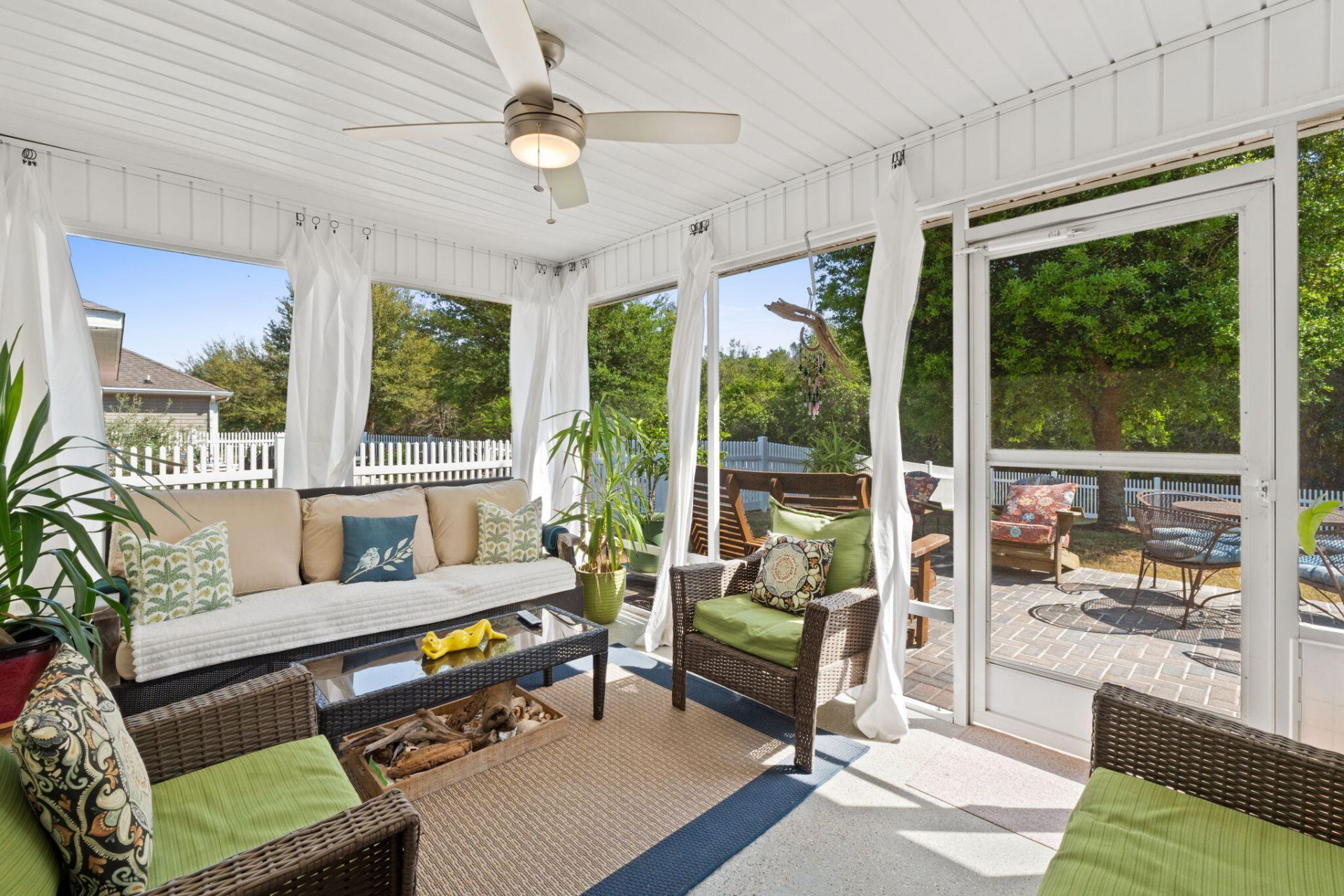 587 Fanny Ann Way, Freeport, FL 32439 Main Photo