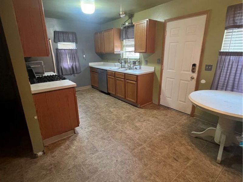 1296 Andrus Street , Akron, OH 44301 Photo 3