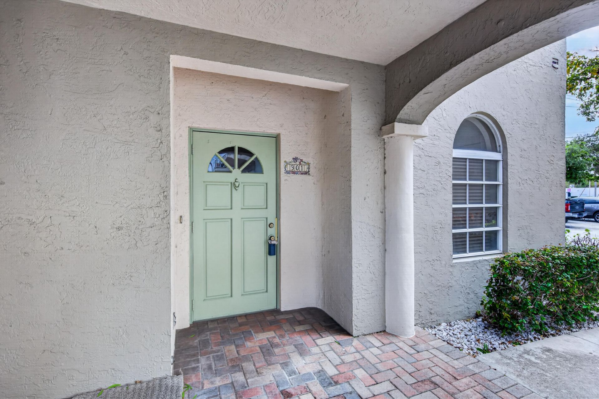 2501 NE 14th Street, Unit 301, Pompano Beach, FL 33062 Photo