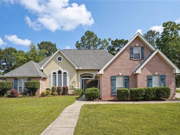 937 CRESTWOOD Drive, Covington, LA 70433