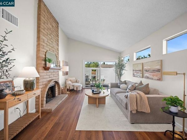 425 Glacier Dr, Martinez, CA 94553