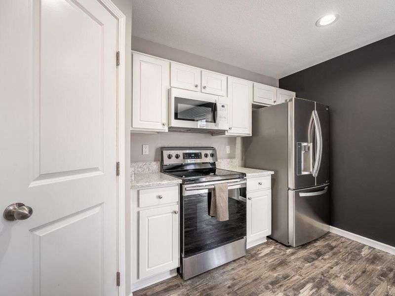 6353 Needletail Road, Unit 24, Columbus, OH 43230 Photo 11