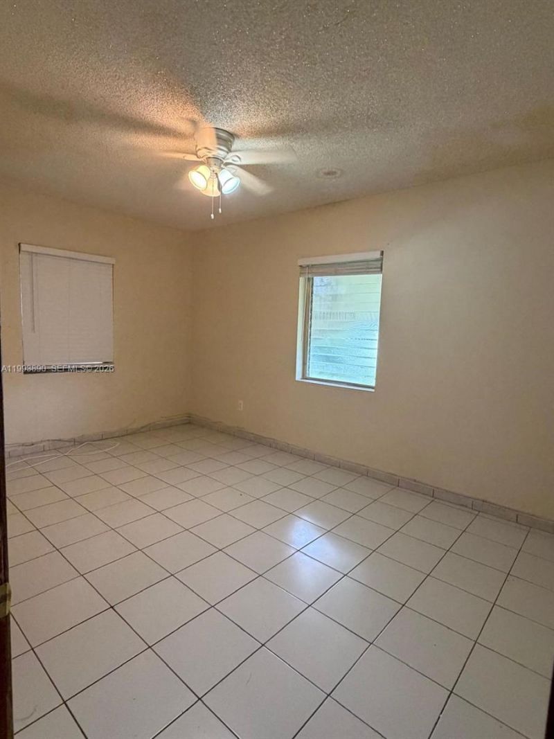 6371 SW 34th St, Miami, FL 33155 Photo