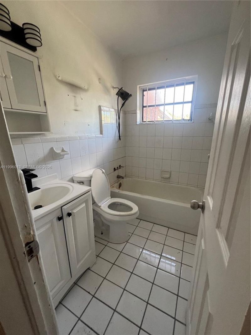 341 Aladdin St, Opa Locka, FL 33054 Photo