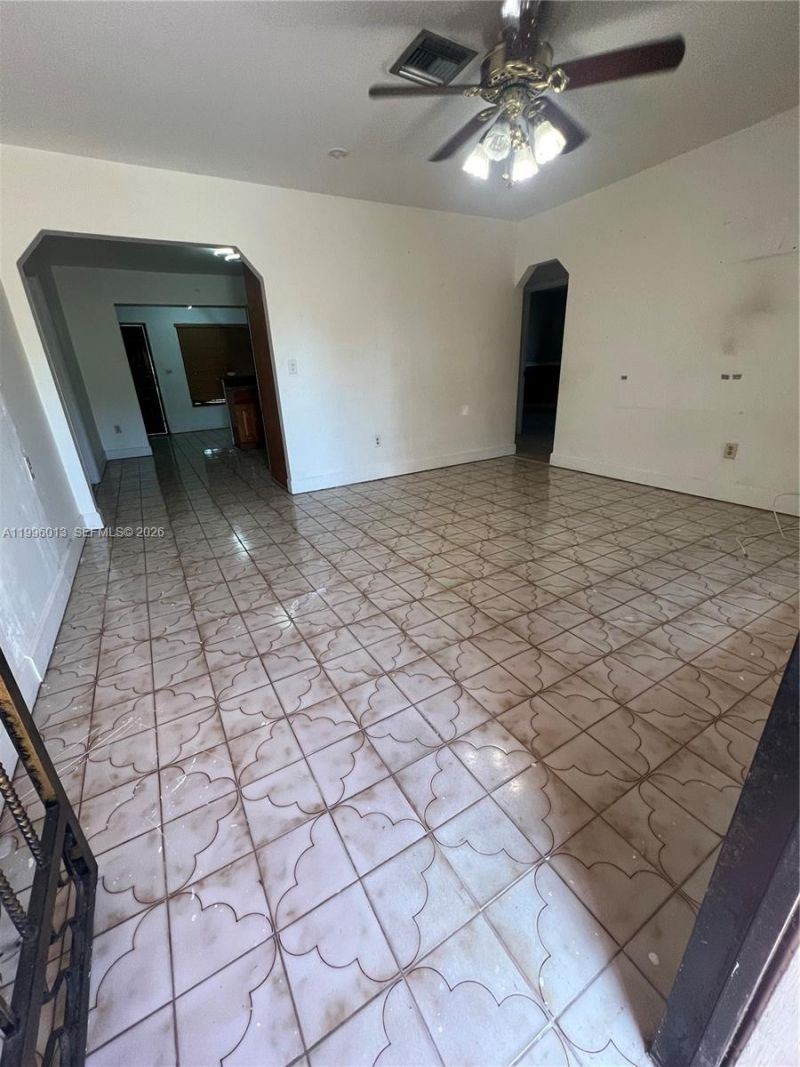 341 Aladdin St, Opa Locka, FL 33054 Photo