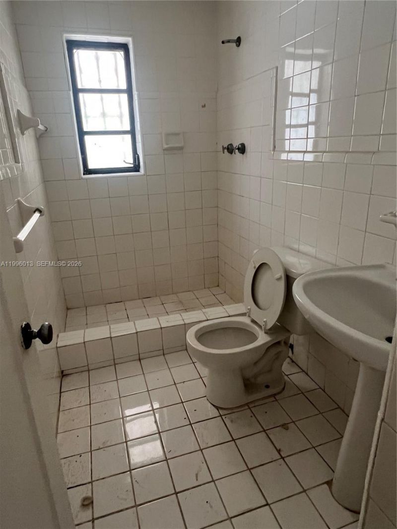 341 Aladdin St, Opa Locka, FL 33054 Photo