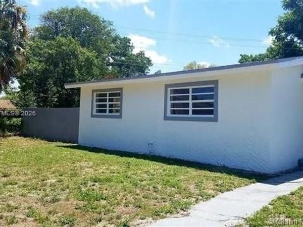 1218 NW 15th St, Fort Lauderdale, FL 33311