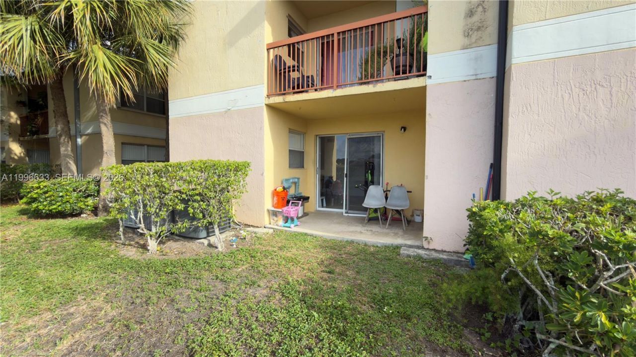 7610 Westwood Dr , Unit 109, Tamarac, FL 33321 Photo